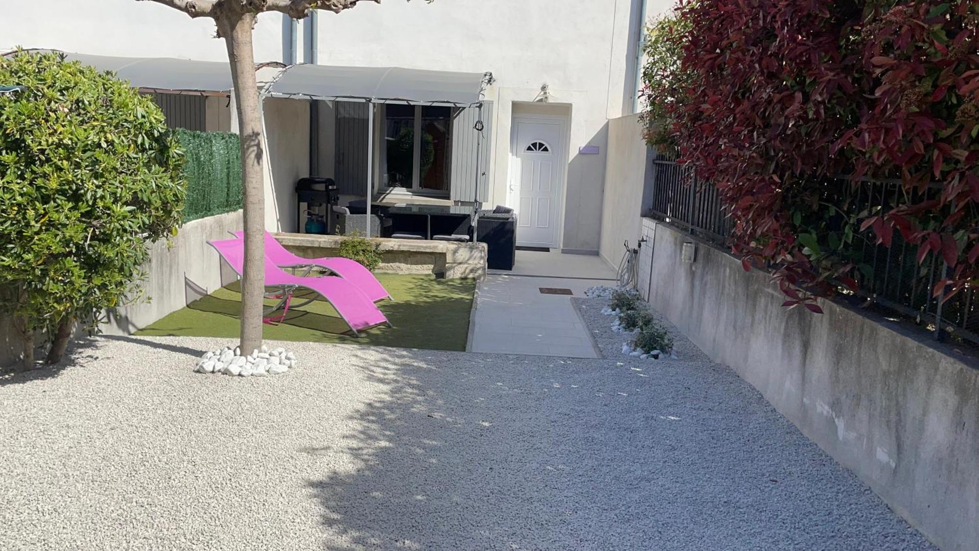 Maison Tendance Avec Jardin, Centre Village, Alpilles, Familles Eyragues Luaran gambar